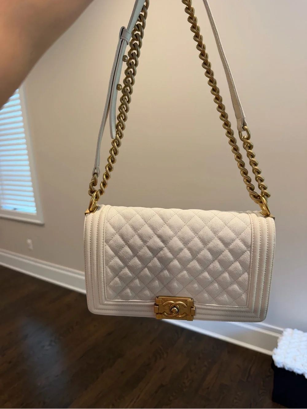 CHANEL Cream Quilted Leather Shoulder Bag with Gold Hardware